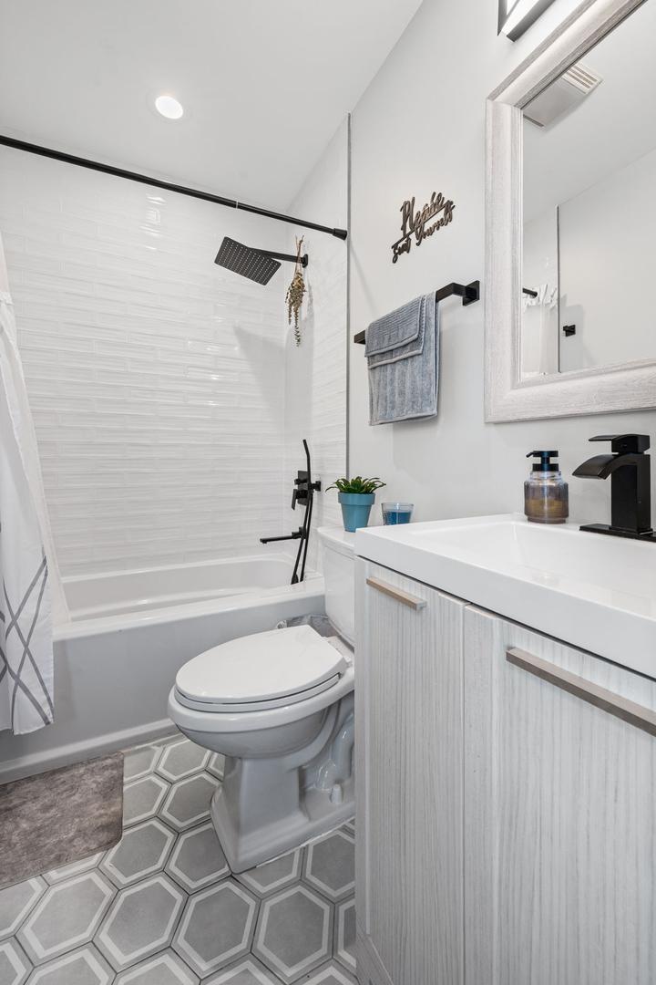 2625 Cuyler Avenue Property Photo 9