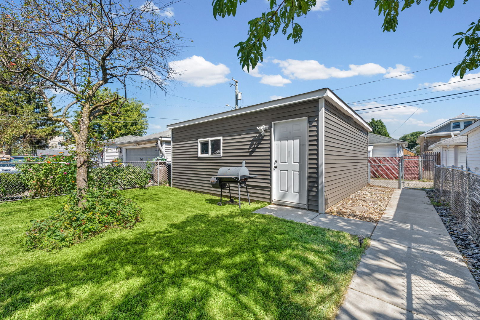 2625 Cuyler Avenue Property Photo 20
