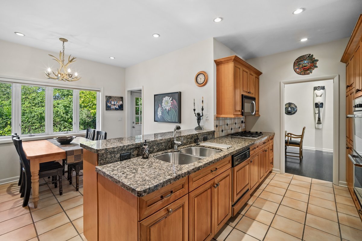 358 Hastings Avenue Property Photo 6