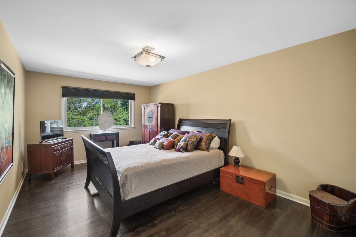 358 Hastings Avenue Property Photo 14