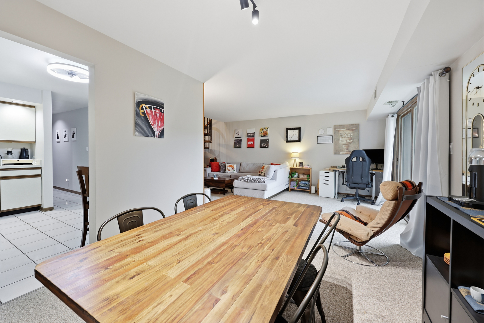 821 Oakton Street 104 Property Photo 12