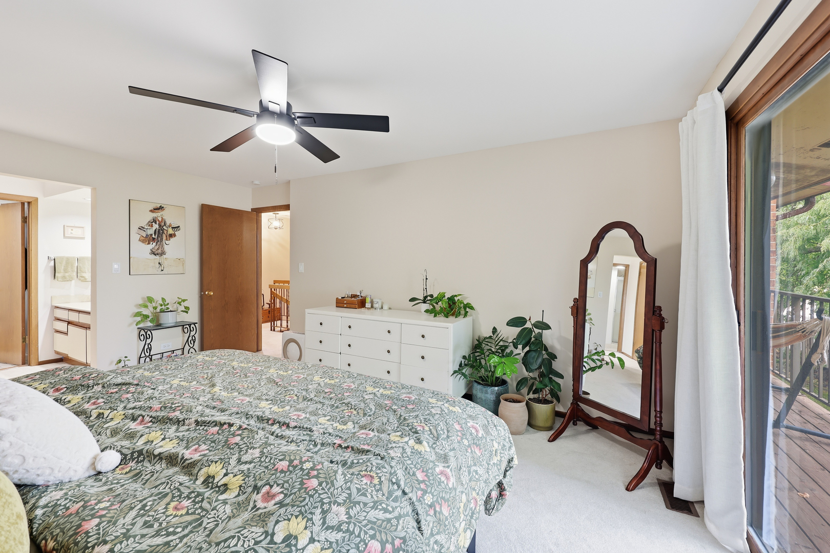 821 Oakton Street 104 Property Photo 18