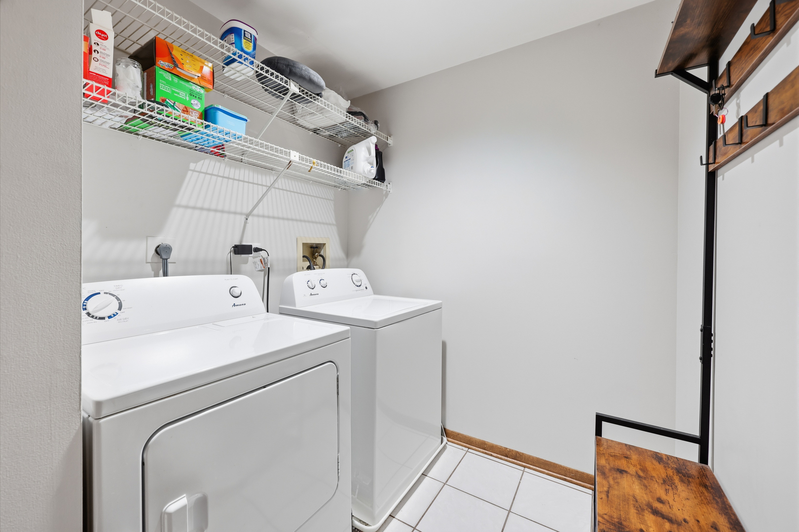 821 Oakton Street 104 Property Photo 28