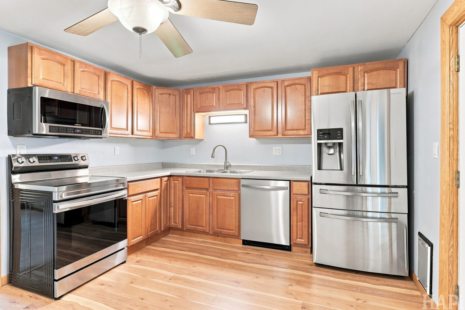 38270 N North Shore Avenue Property Photo 4