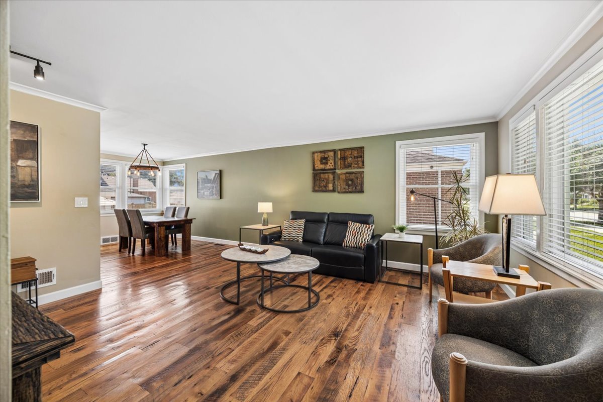 1871 Hawthorne Avenue Property Photo 3