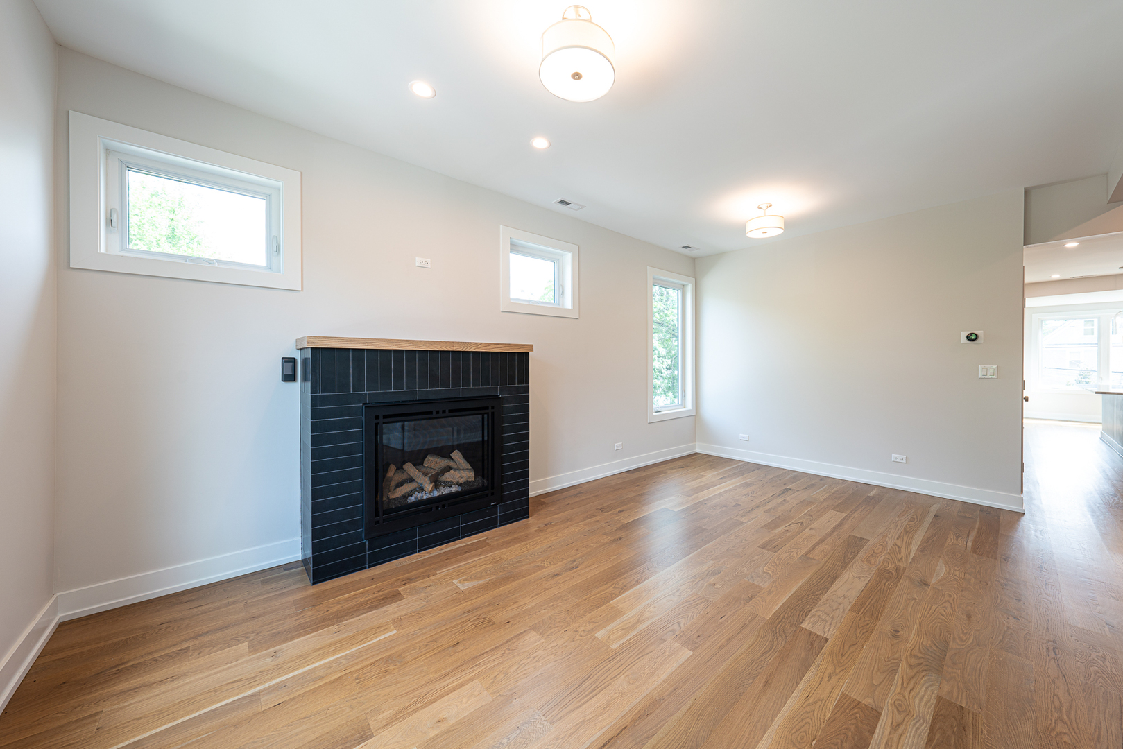 1901 W Berwyn Avenue Property Photo 15
