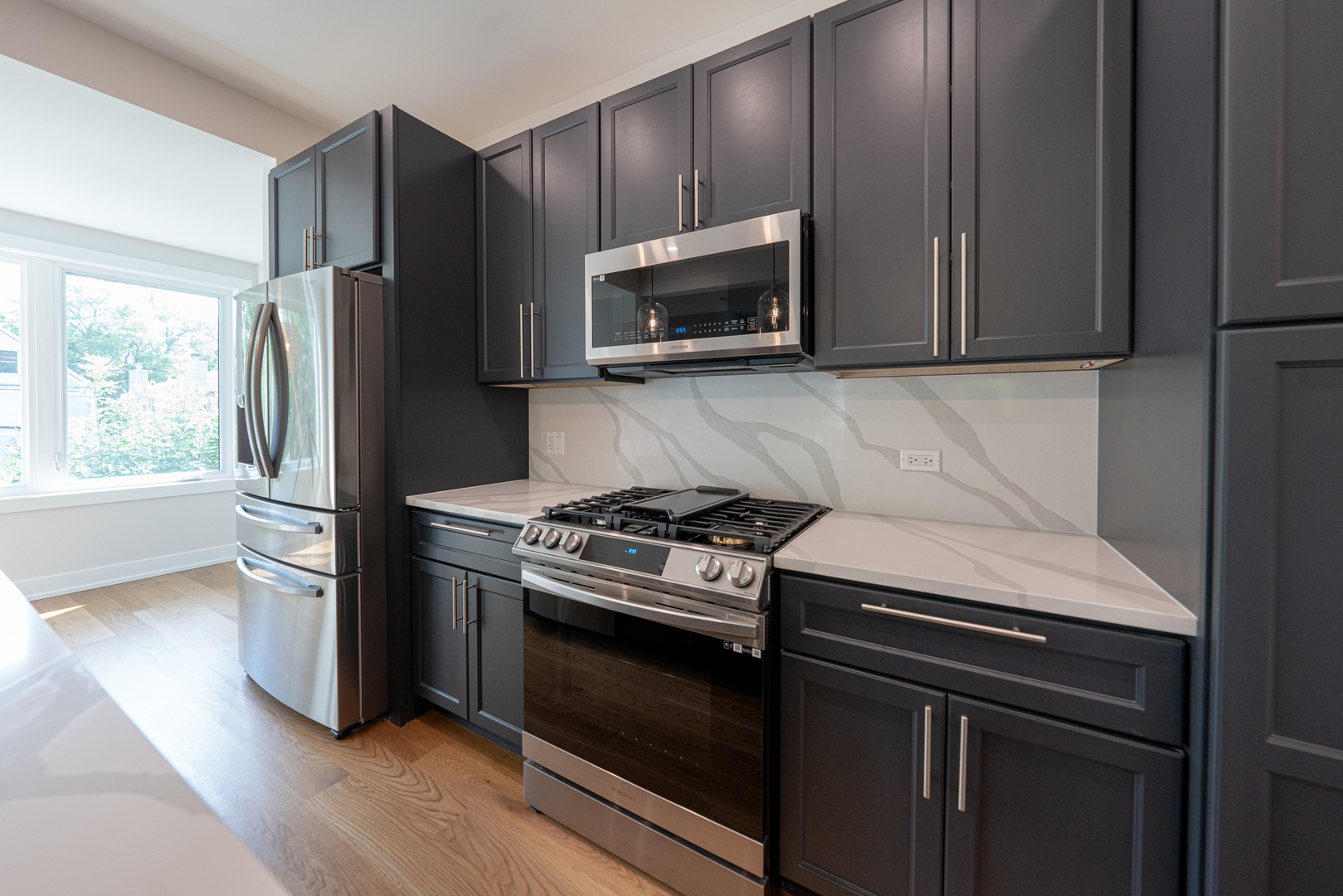 1901 W Berwyn Avenue Property Photo 16