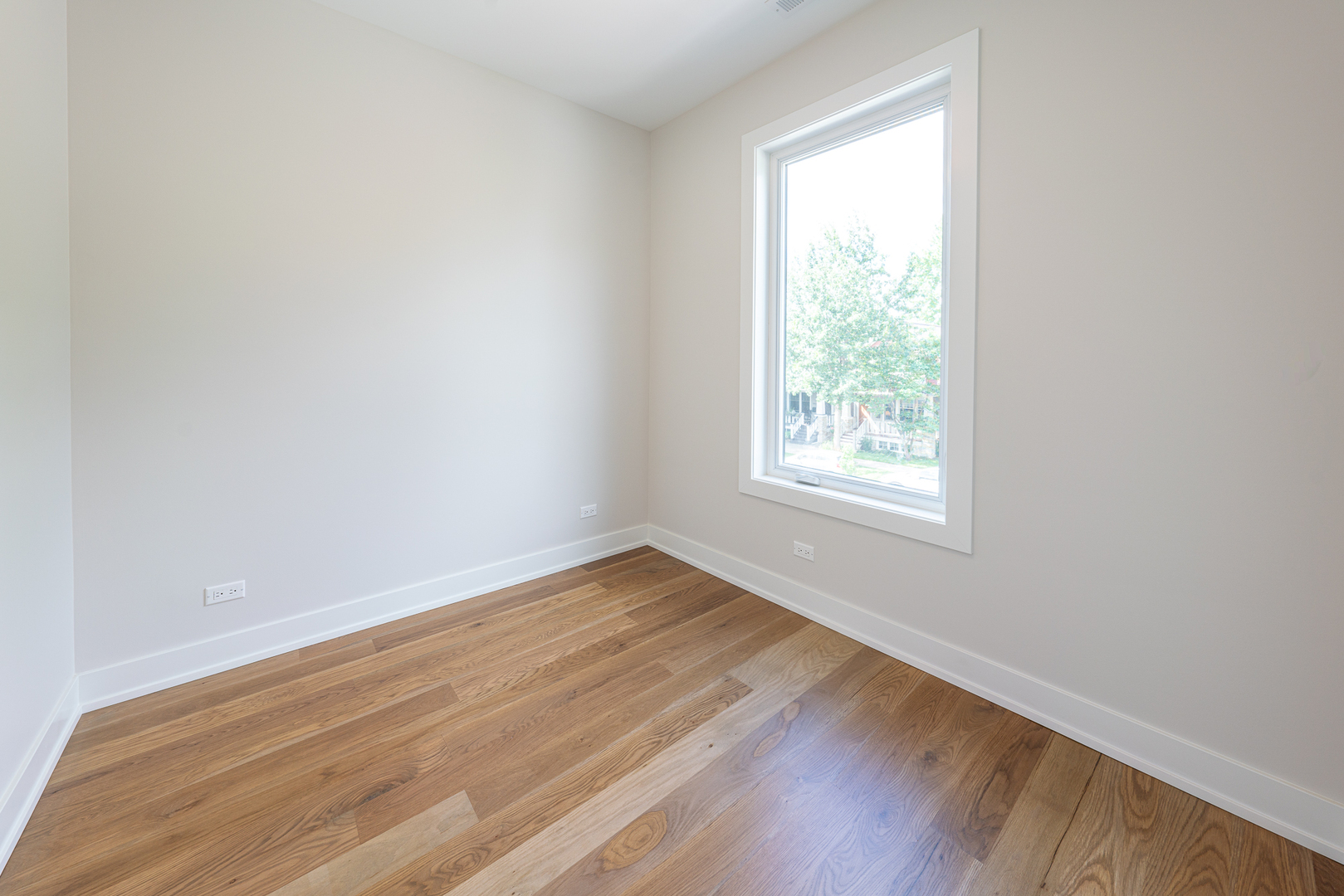 1901 W Berwyn Avenue Property Photo 20