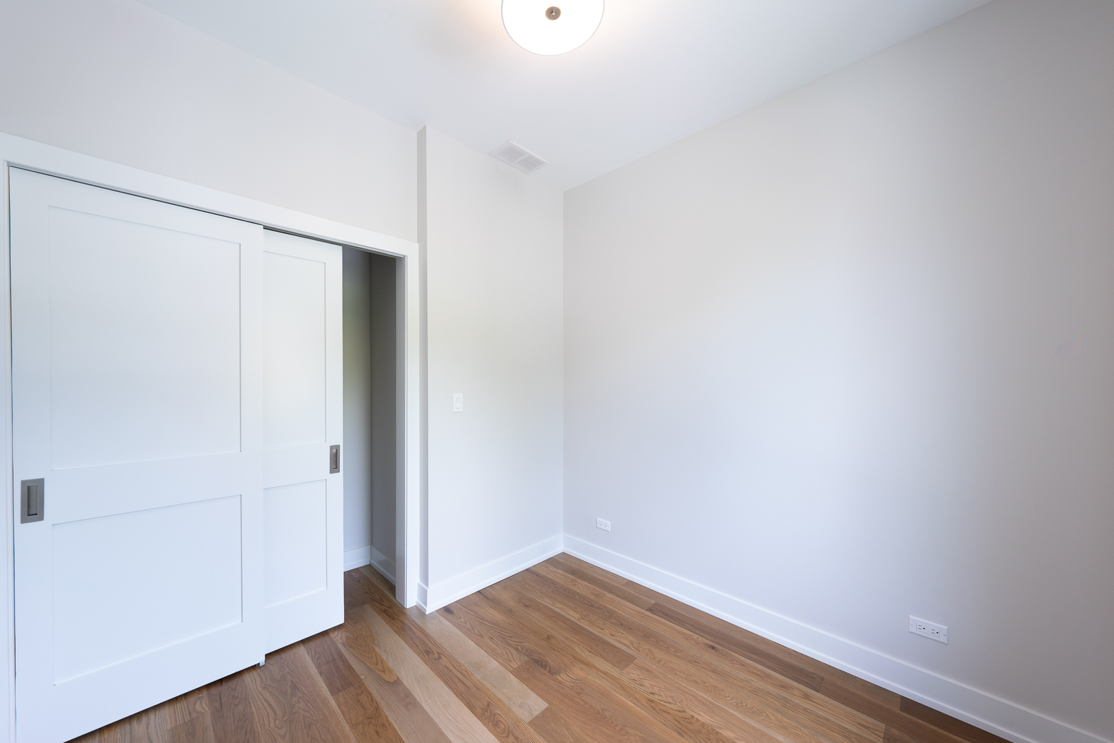 1901 W Berwyn Avenue Property Photo 21
