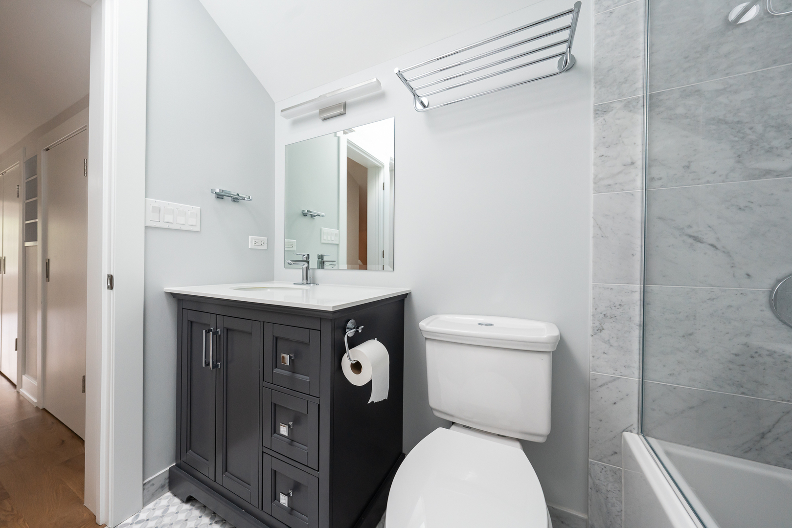 1901 W Berwyn Avenue Property Photo 25