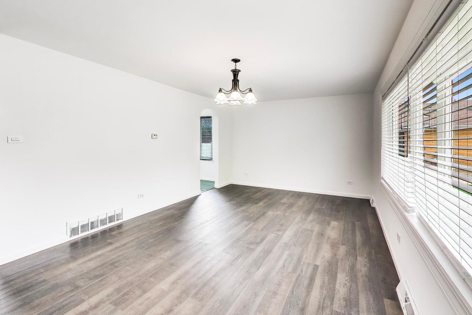 10128 Parke Avenue Property Photo 4
