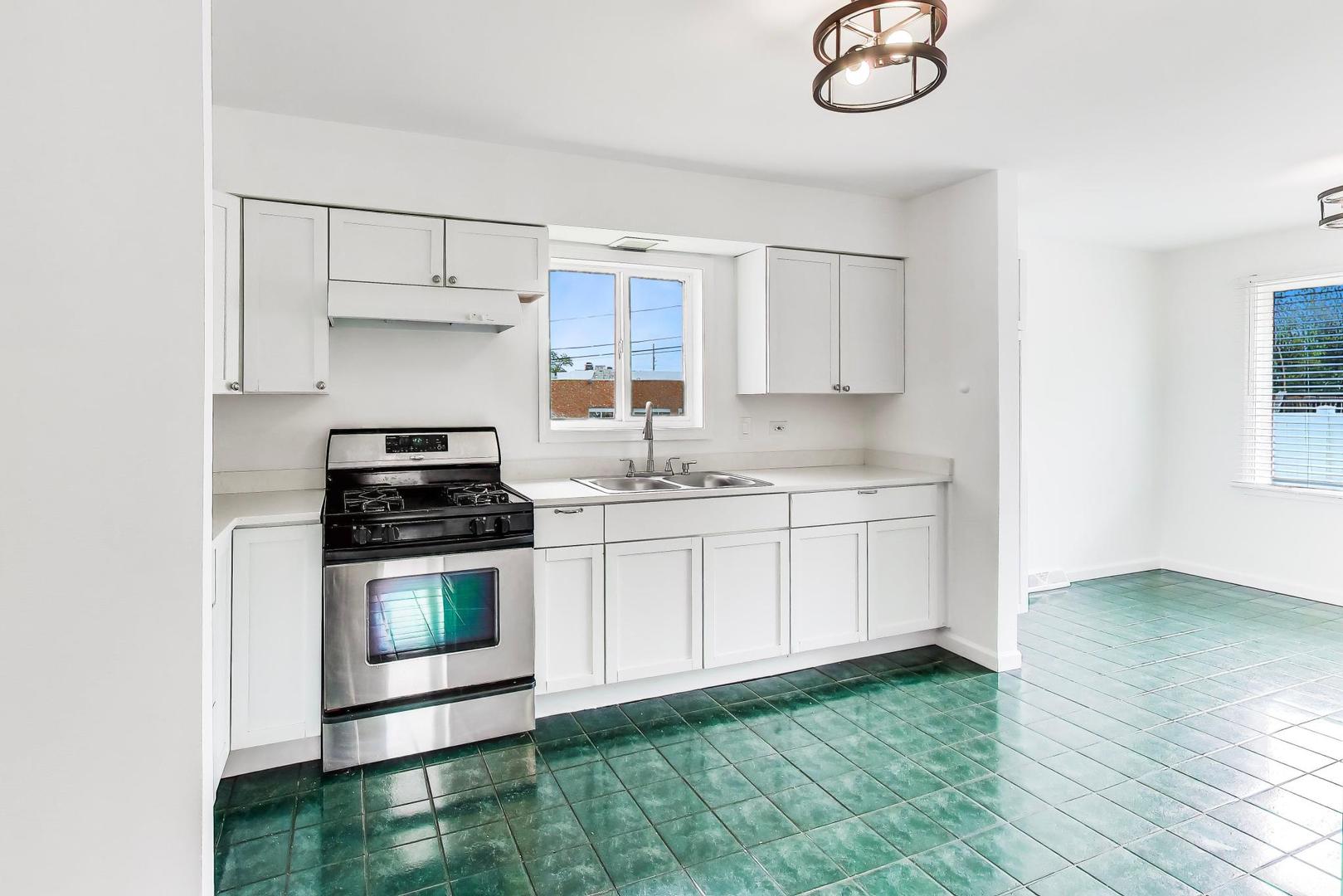 10128 Parke Avenue Property Photo 7