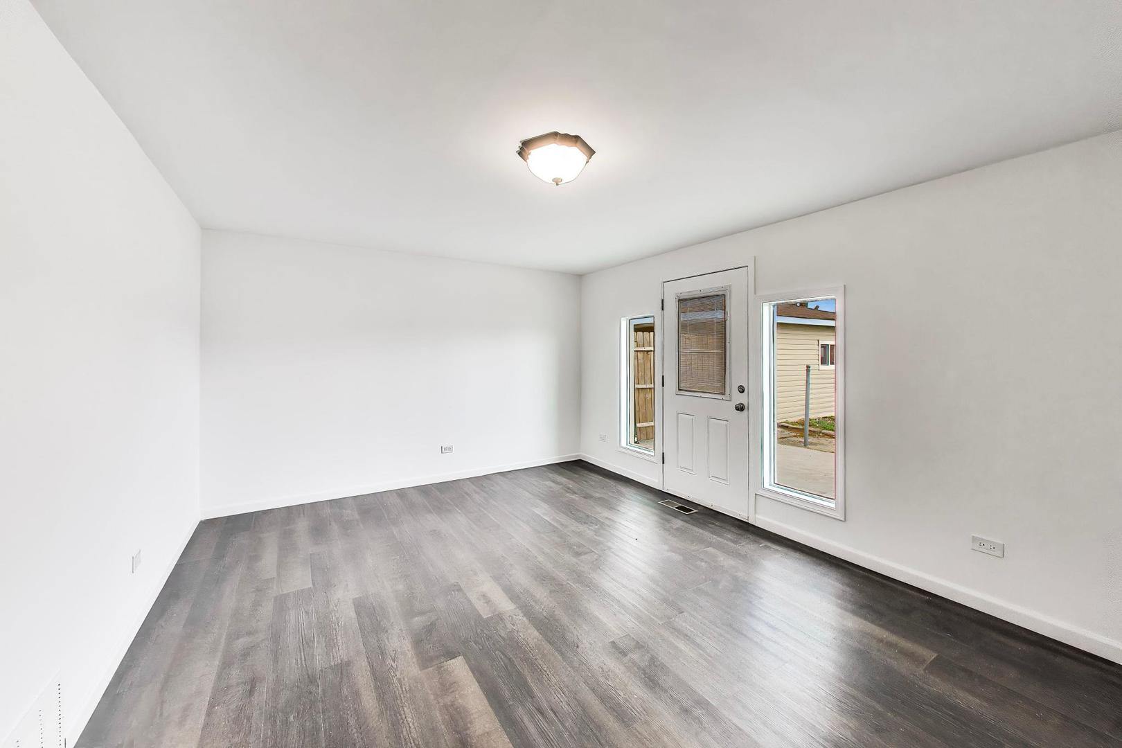 10128 Parke Avenue Property Photo 9