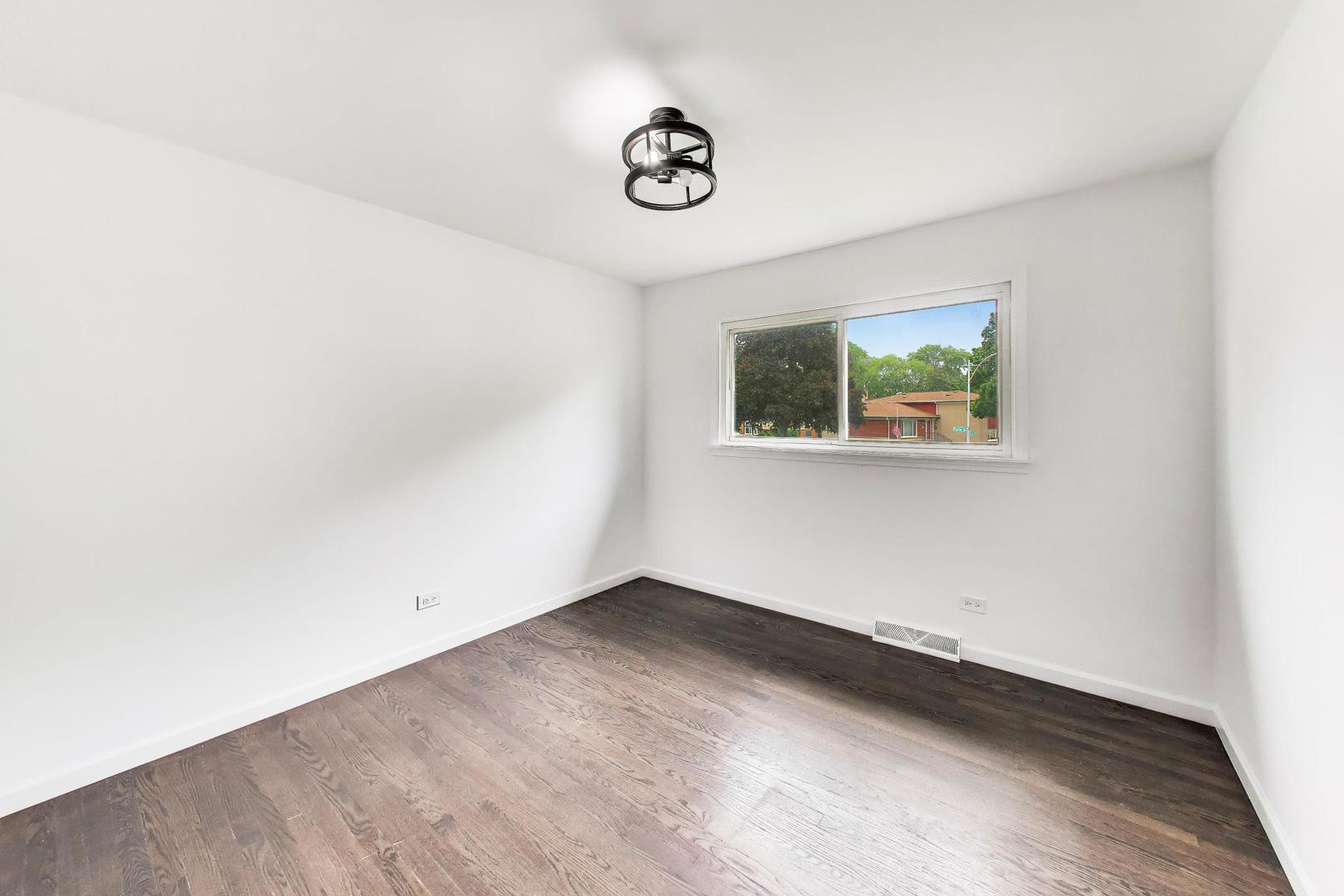 10128 Parke Avenue Property Photo 22