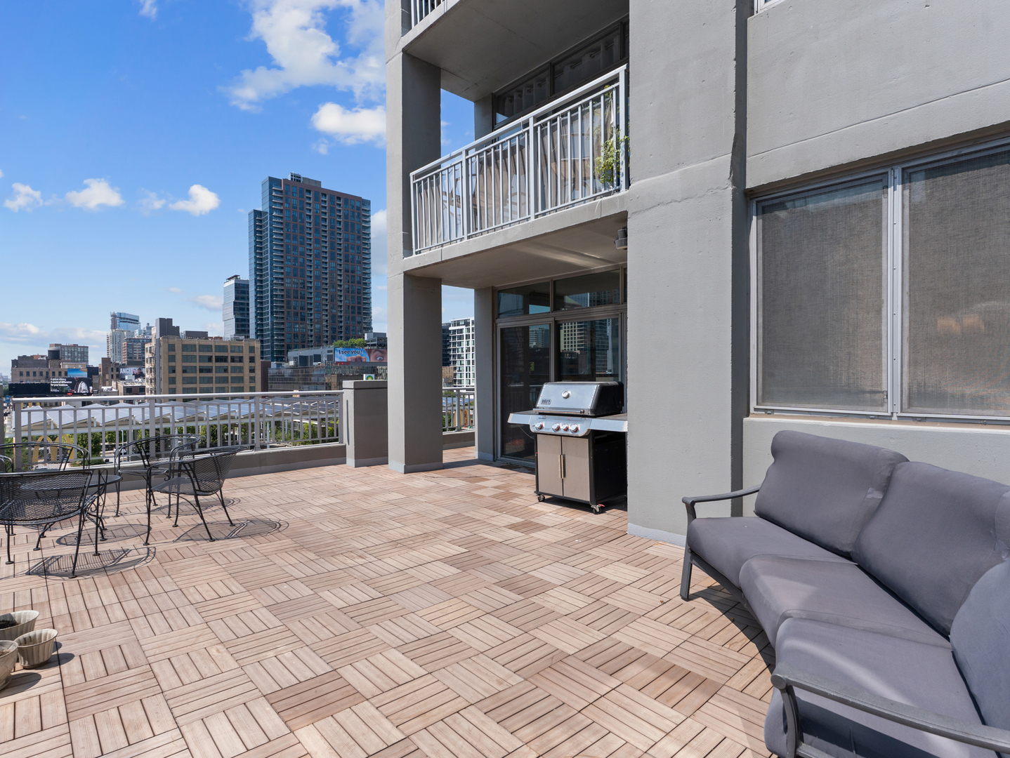 600 N Dearborn Street 602 Property Photo 6
