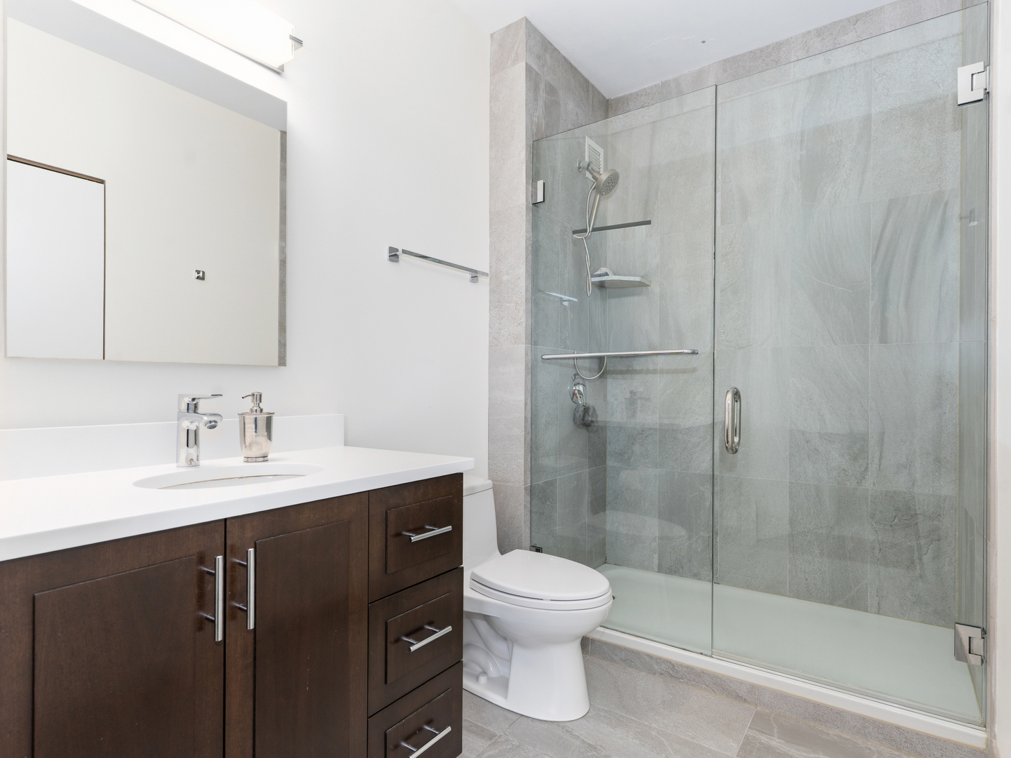 600 N Dearborn Street 602 Property Photo 15