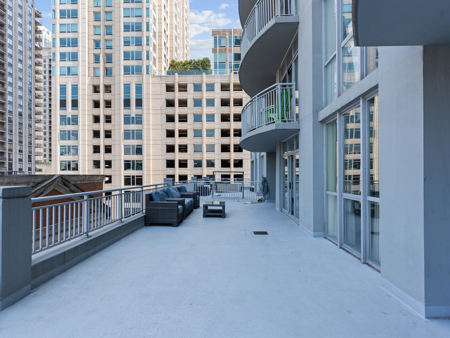 600 N Dearborn Street 602 Property Photo 19