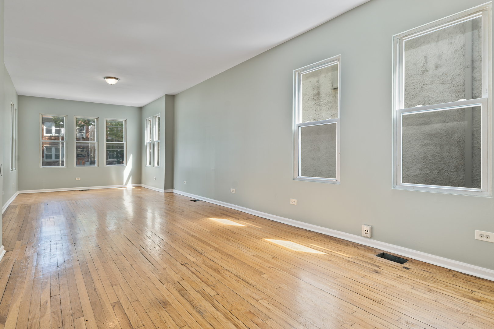 5315 W Monroe Street Property Photo 2