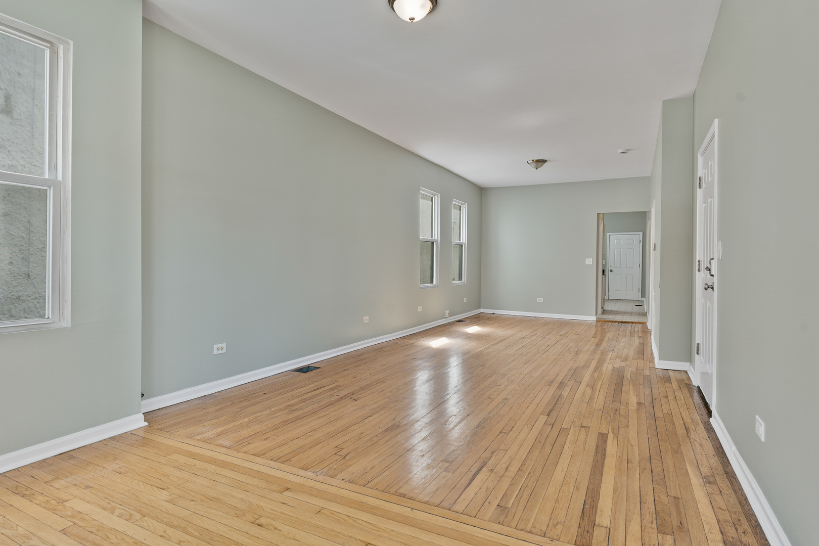 5315 W Monroe Street Property Photo 4