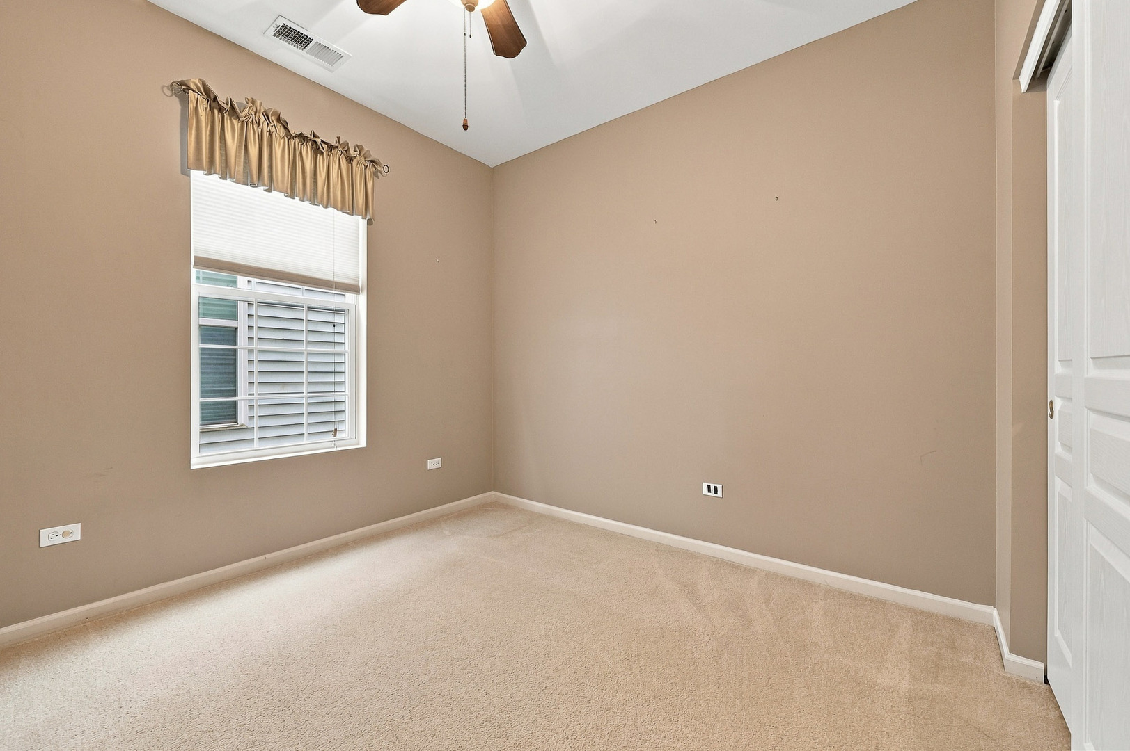 13565 Lehigh Street Property Photo 10