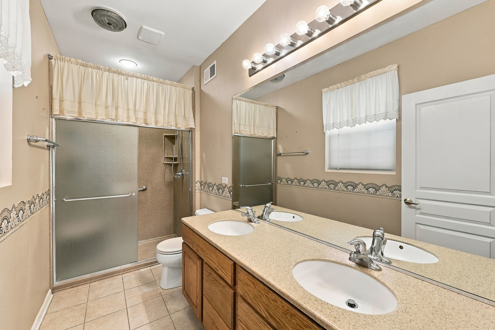 13565 Lehigh Street Property Photo 16