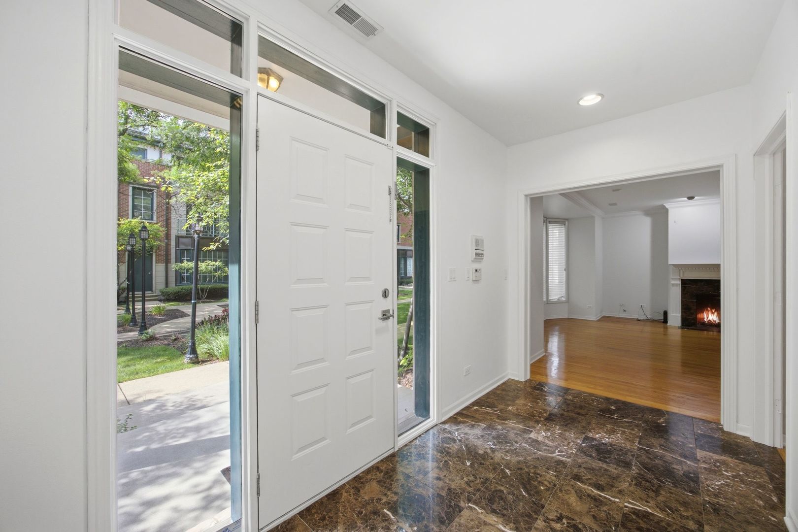 1433 S Prairie Avenue H Property Photo 11