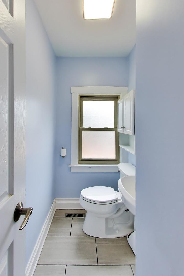 10530 S Leavitt Street Property Photo 18