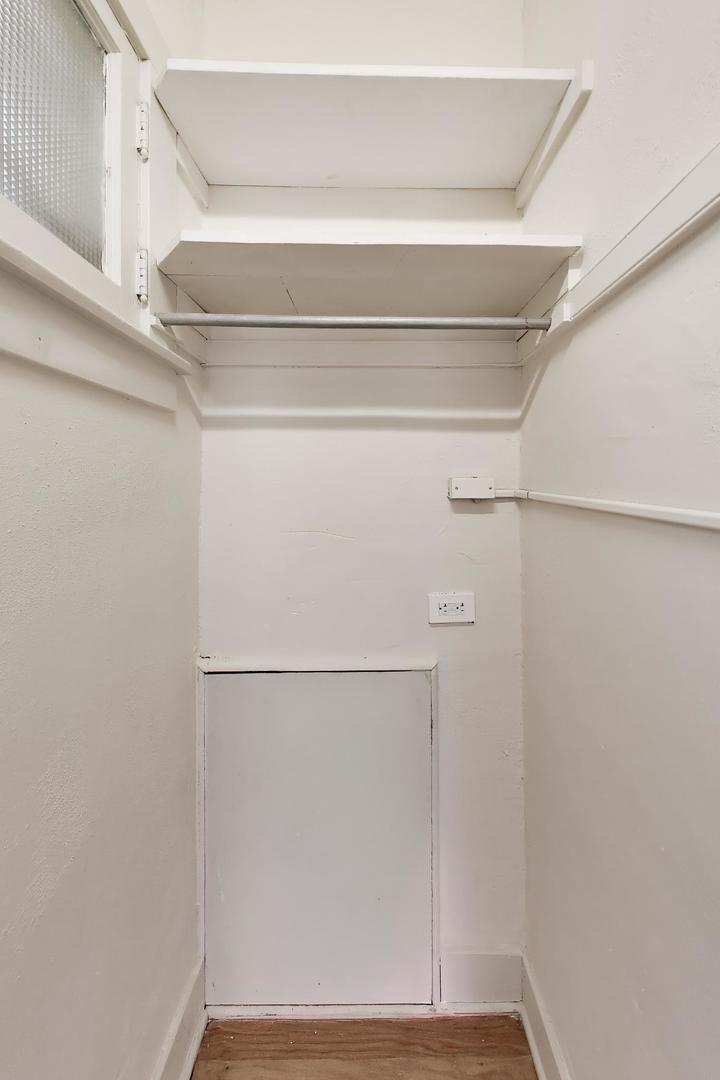 10530 S Leavitt Street Property Photo 21
