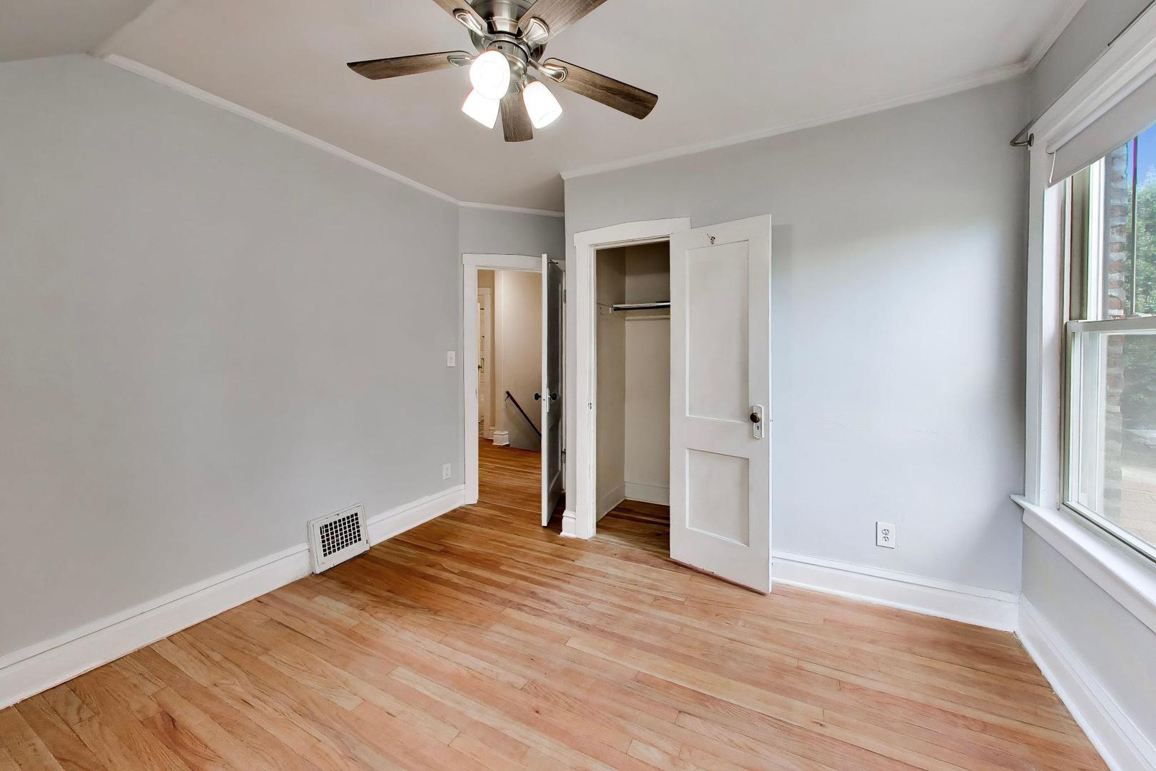 10530 S Leavitt Street Property Photo 28