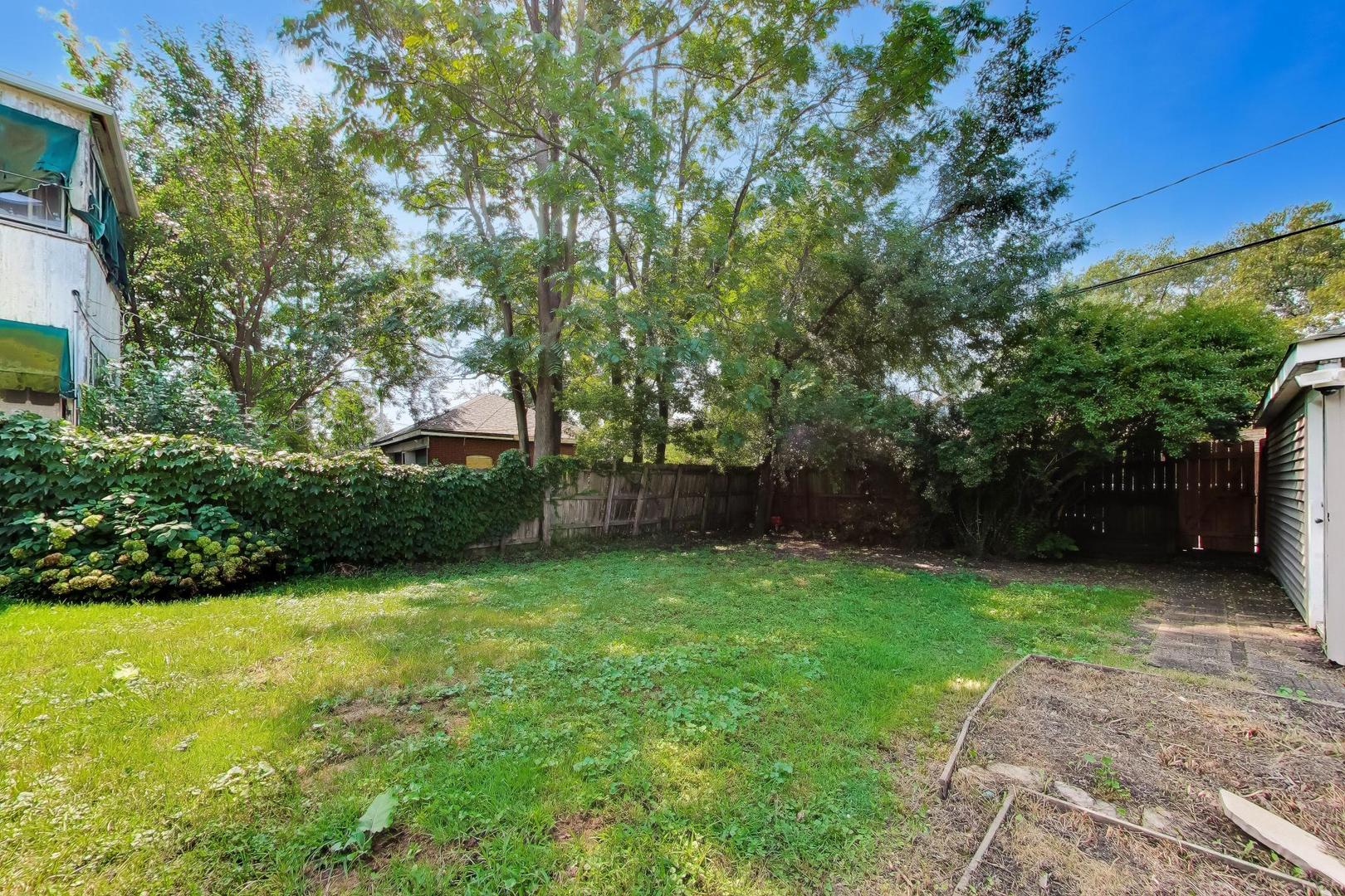 10530 S Leavitt Street Property Photo 40