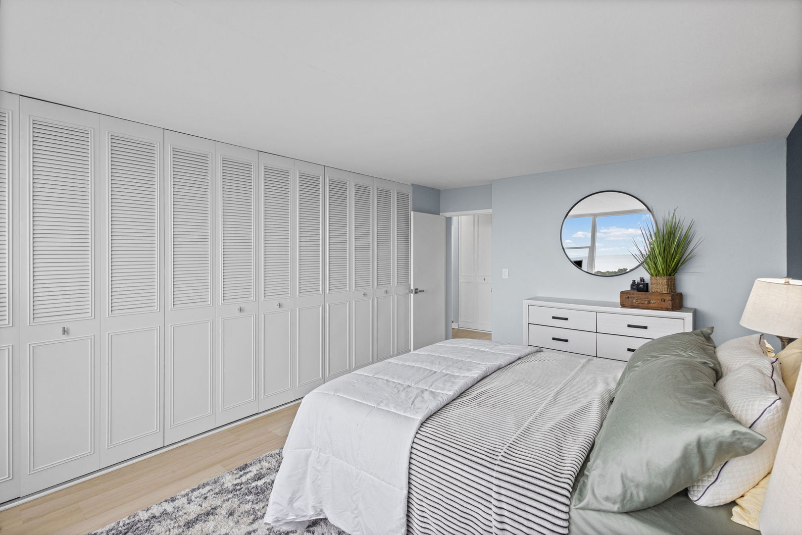 4250 N Marine Drive 2730 Property Photo 10