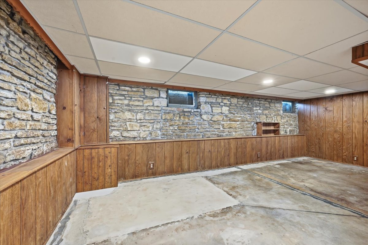 218 Laurel Street Property Photo 26