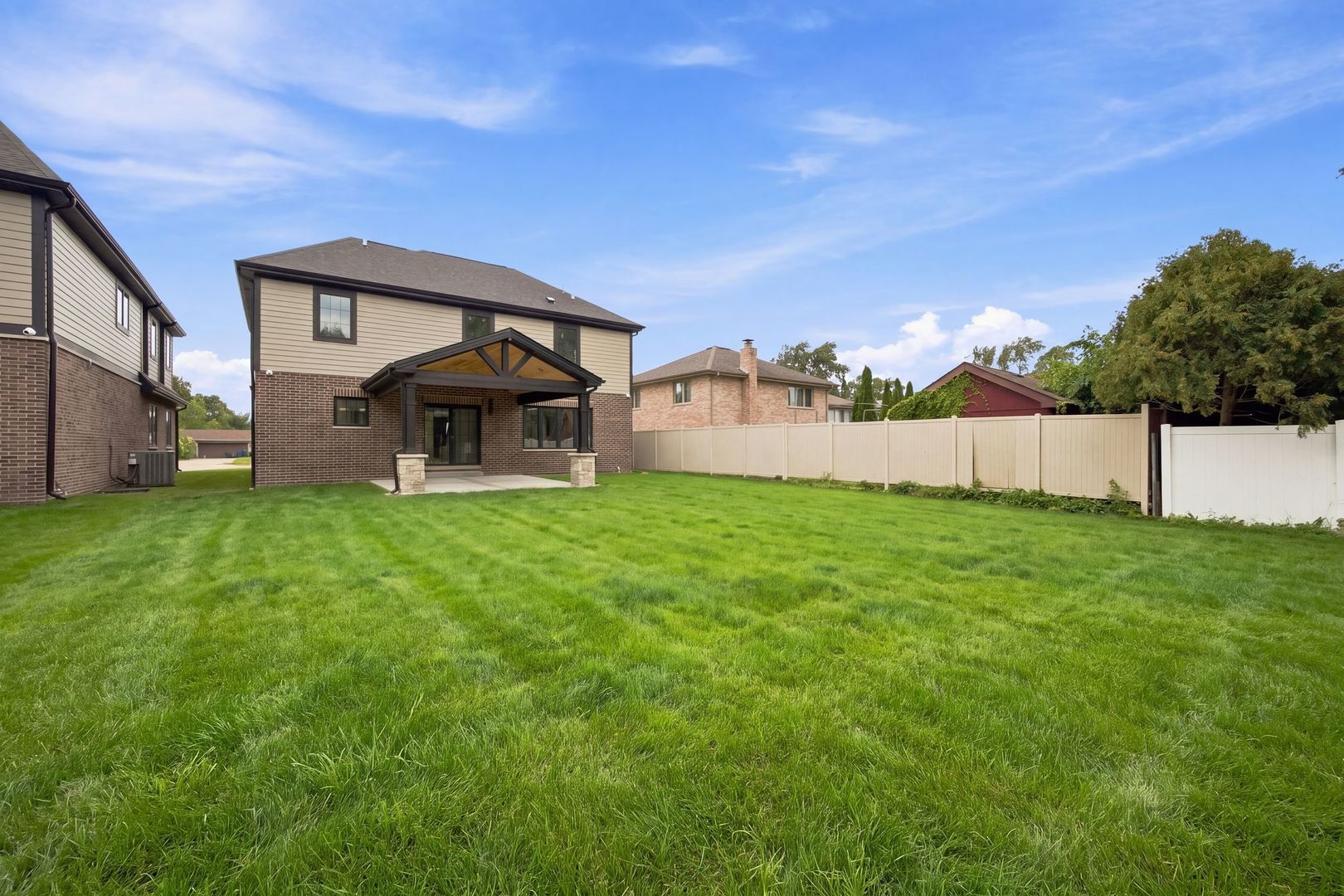 9235 Crescent Court Property Photo 42