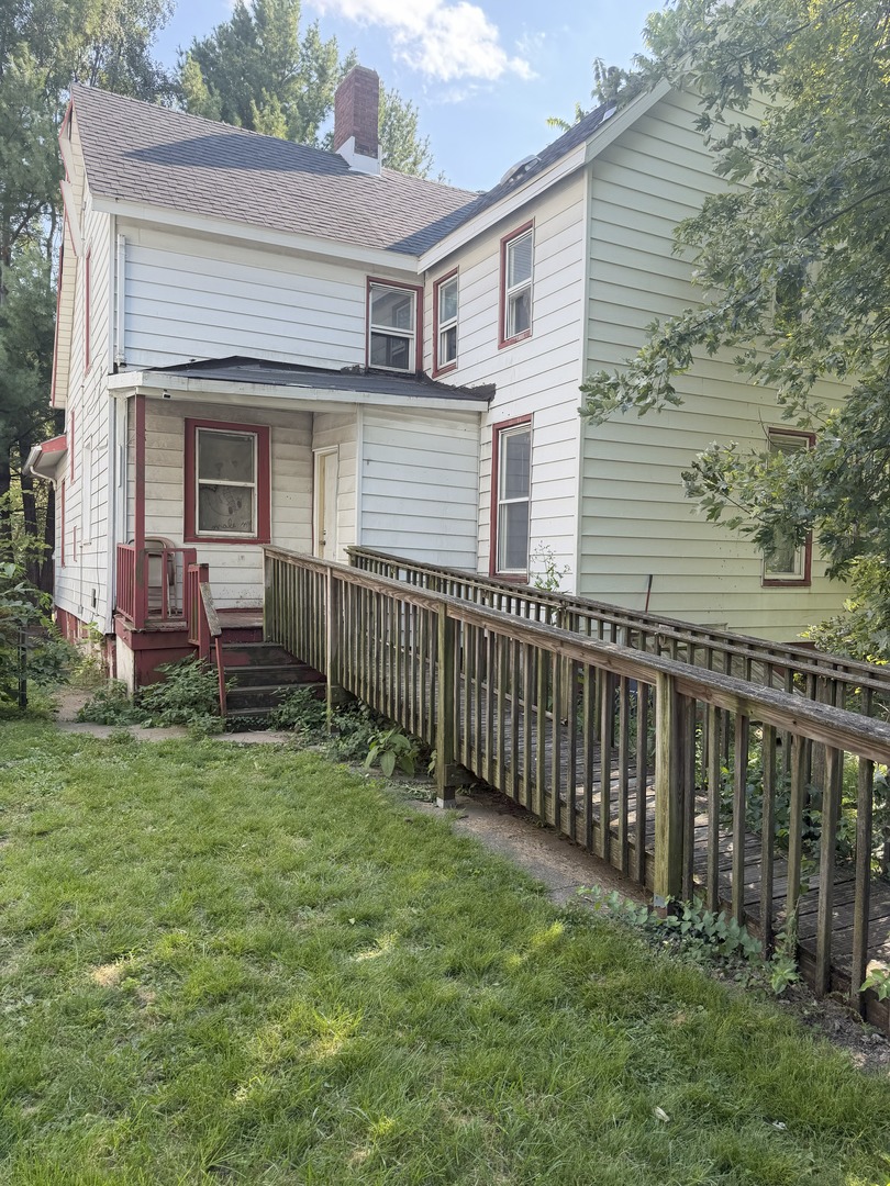 605 W Armstrong Avenue Property Photo 4