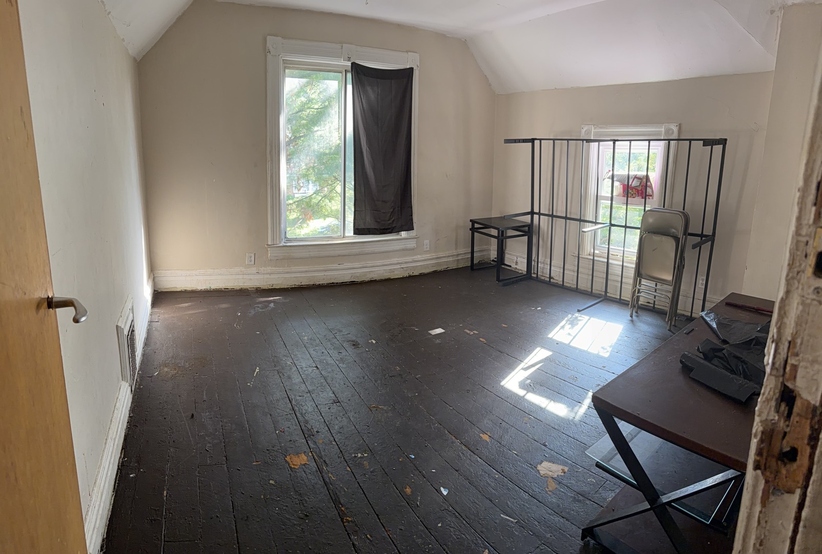 605 W Armstrong Avenue Property Photo 8