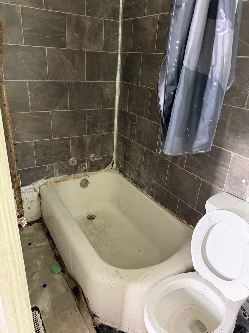 605 W Armstrong Avenue Property Photo 19