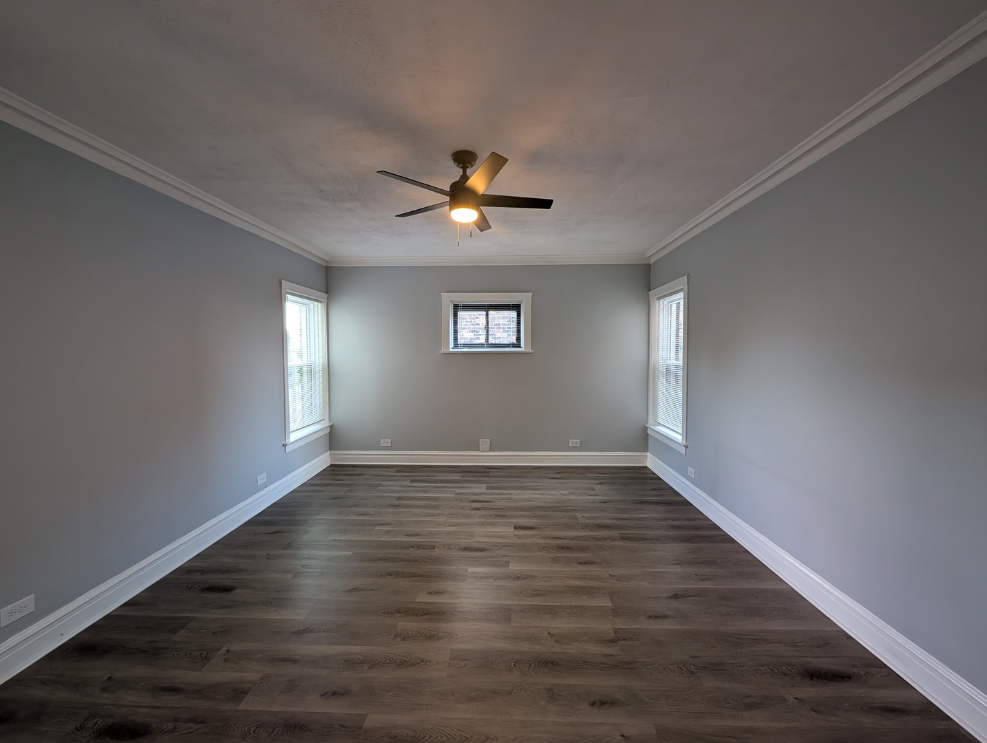 1457 W Foster Avenue 3r Property Photo 2