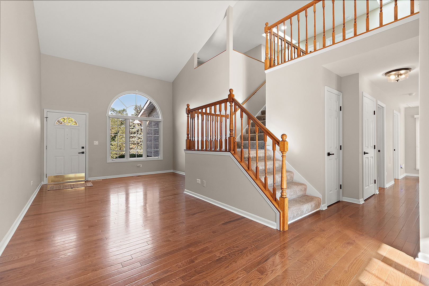 5000 Vernon Park Place Property Photo 6