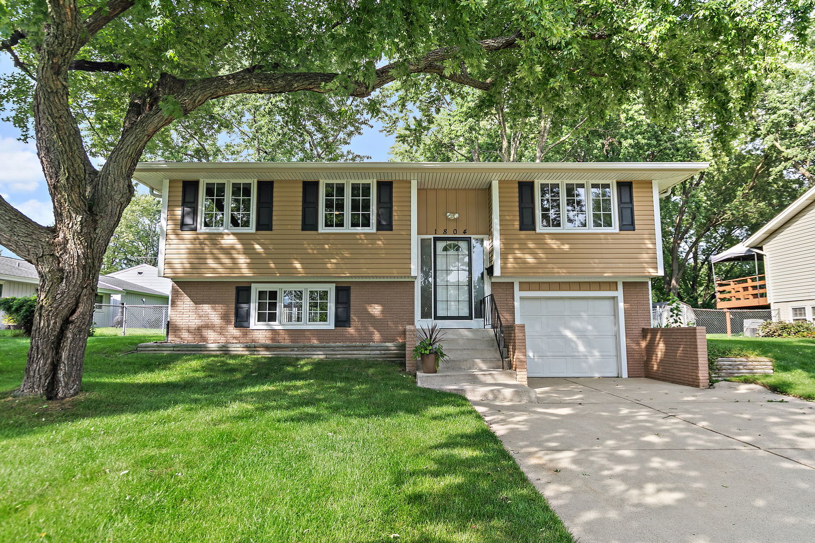 1804 Syracuse Lane Property Photo 1