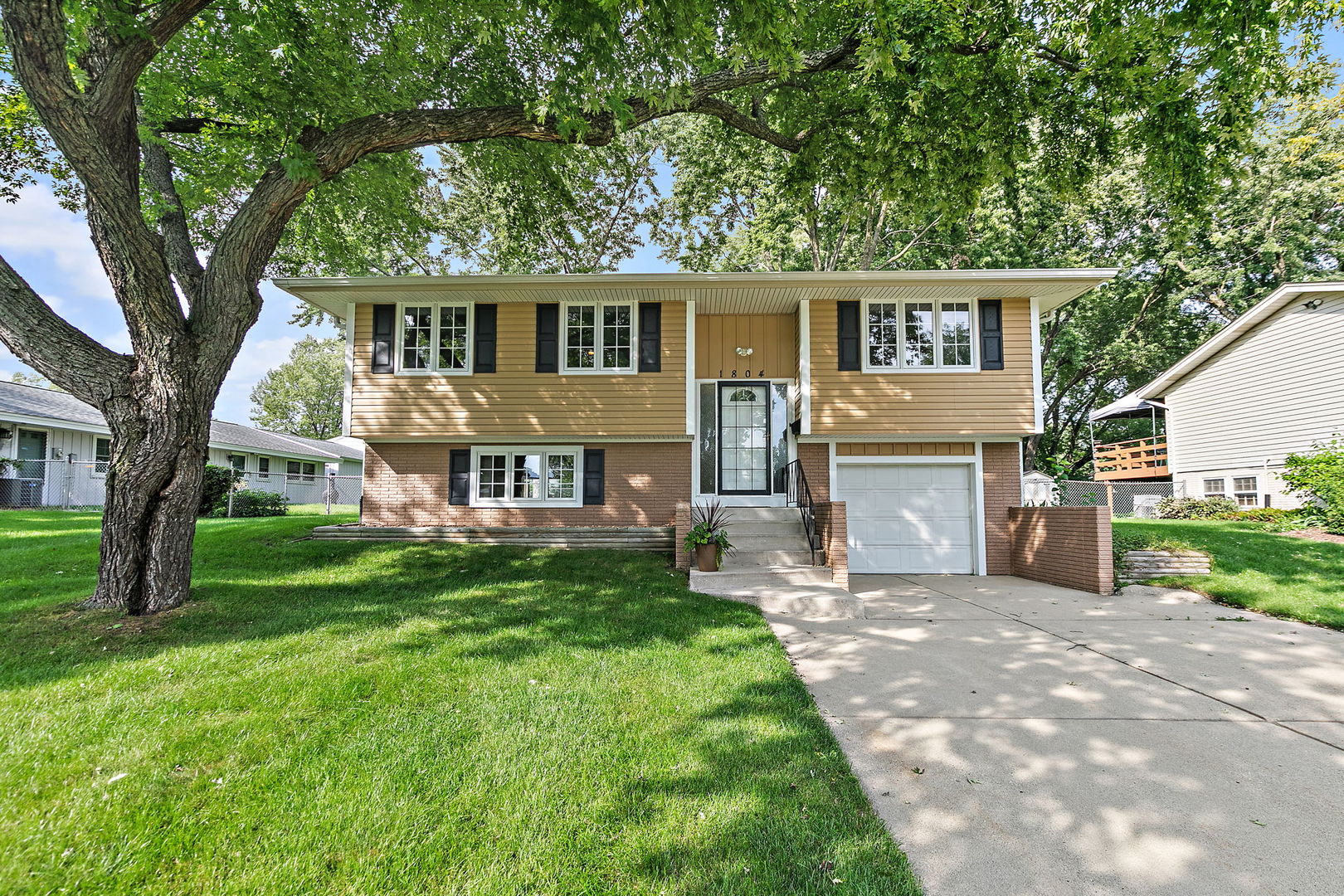 1804 Syracuse Lane Property Photo 2