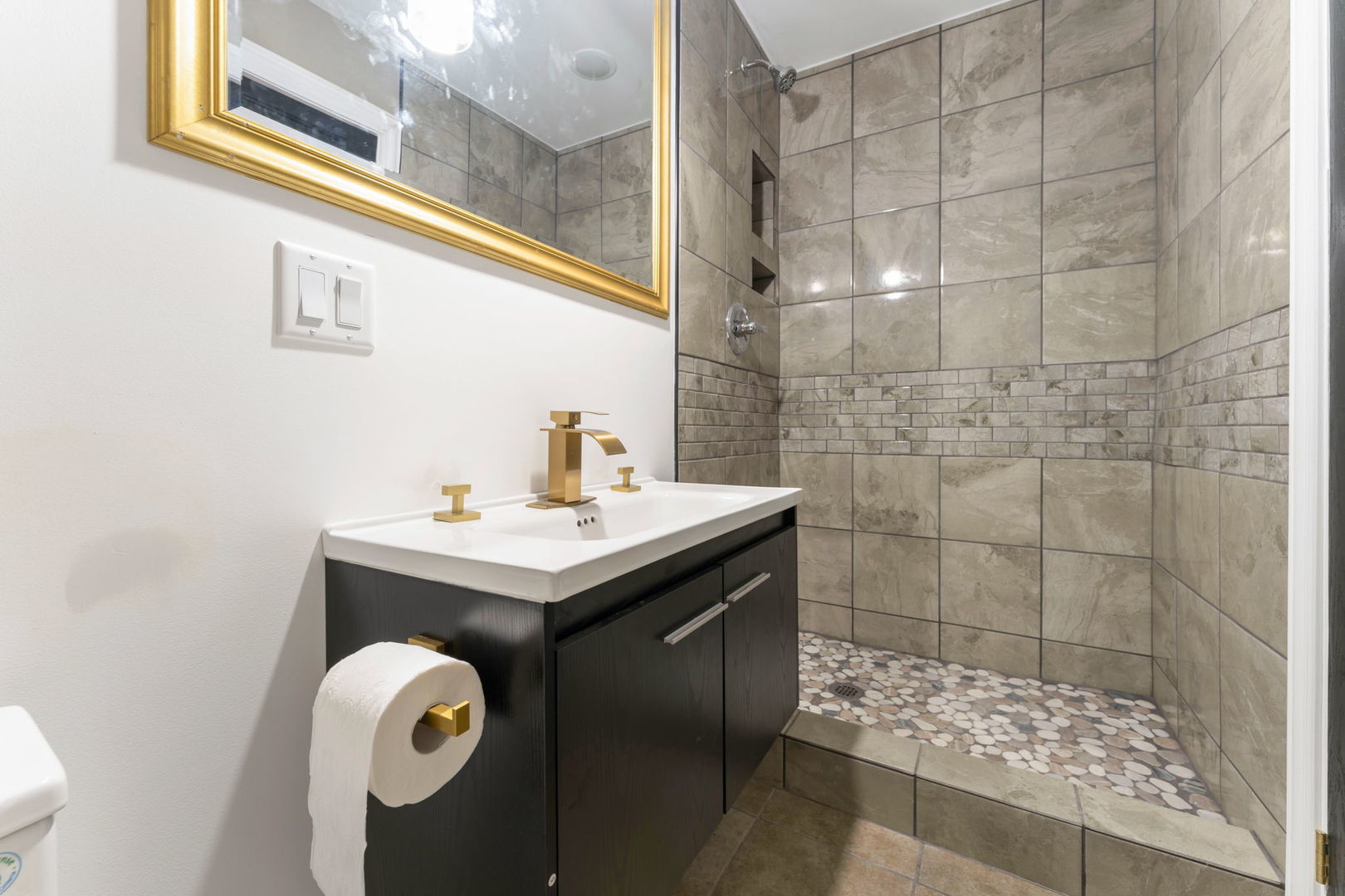 1414 S 58th Avenue 2 Property Photo 6