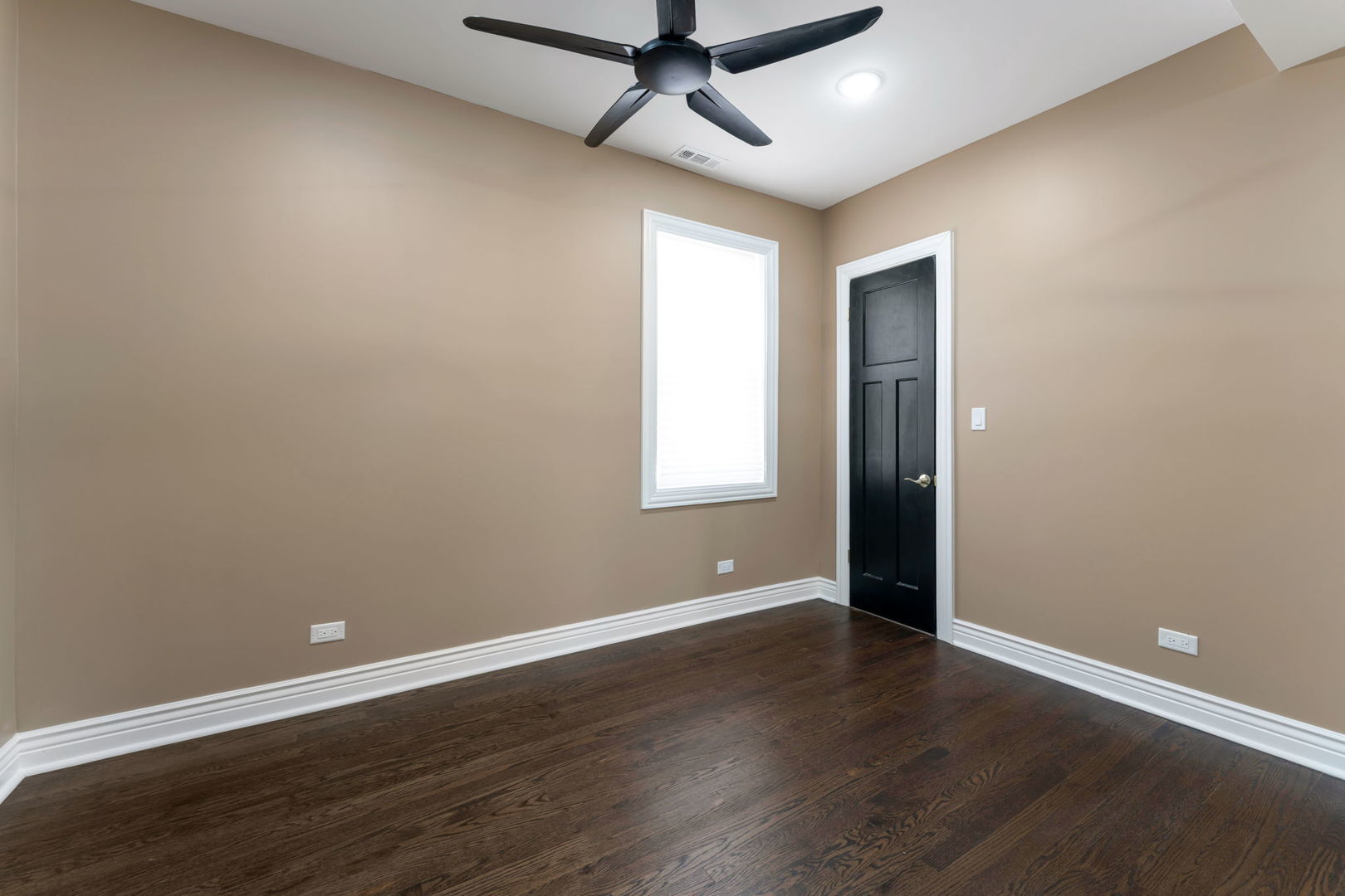 1414 S 58th Avenue 2 Property Photo 10