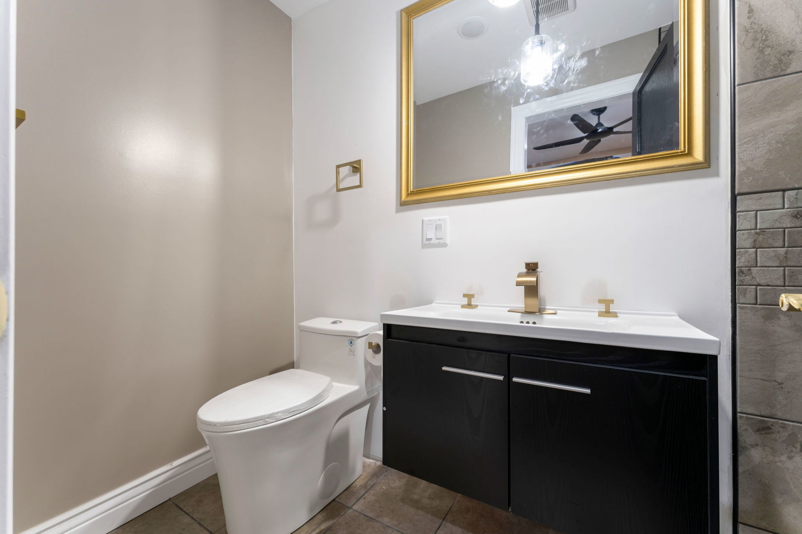 1414 S 58th Avenue 2 Property Photo 11