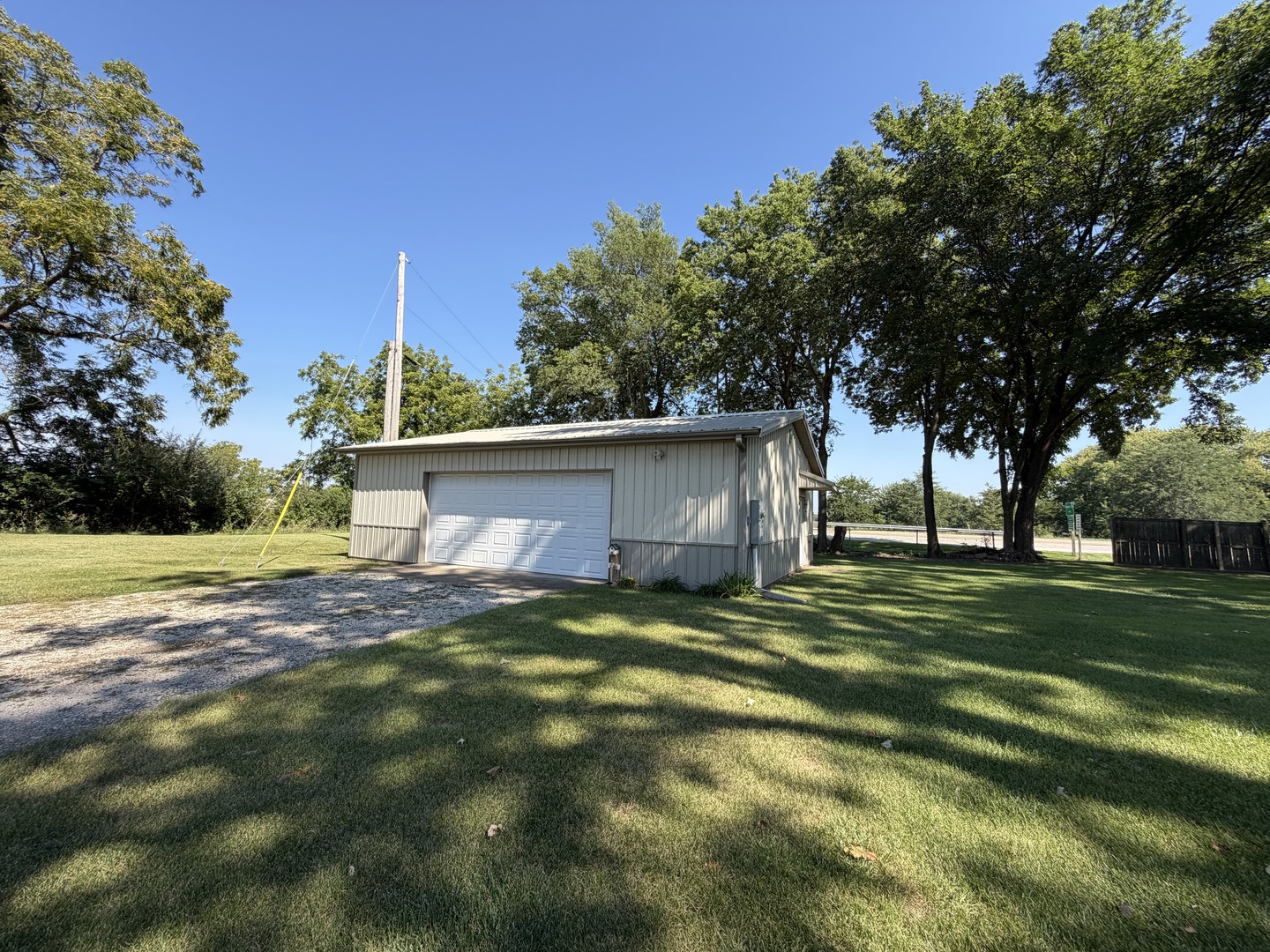 1200 E Richardson Street Property Photo 3