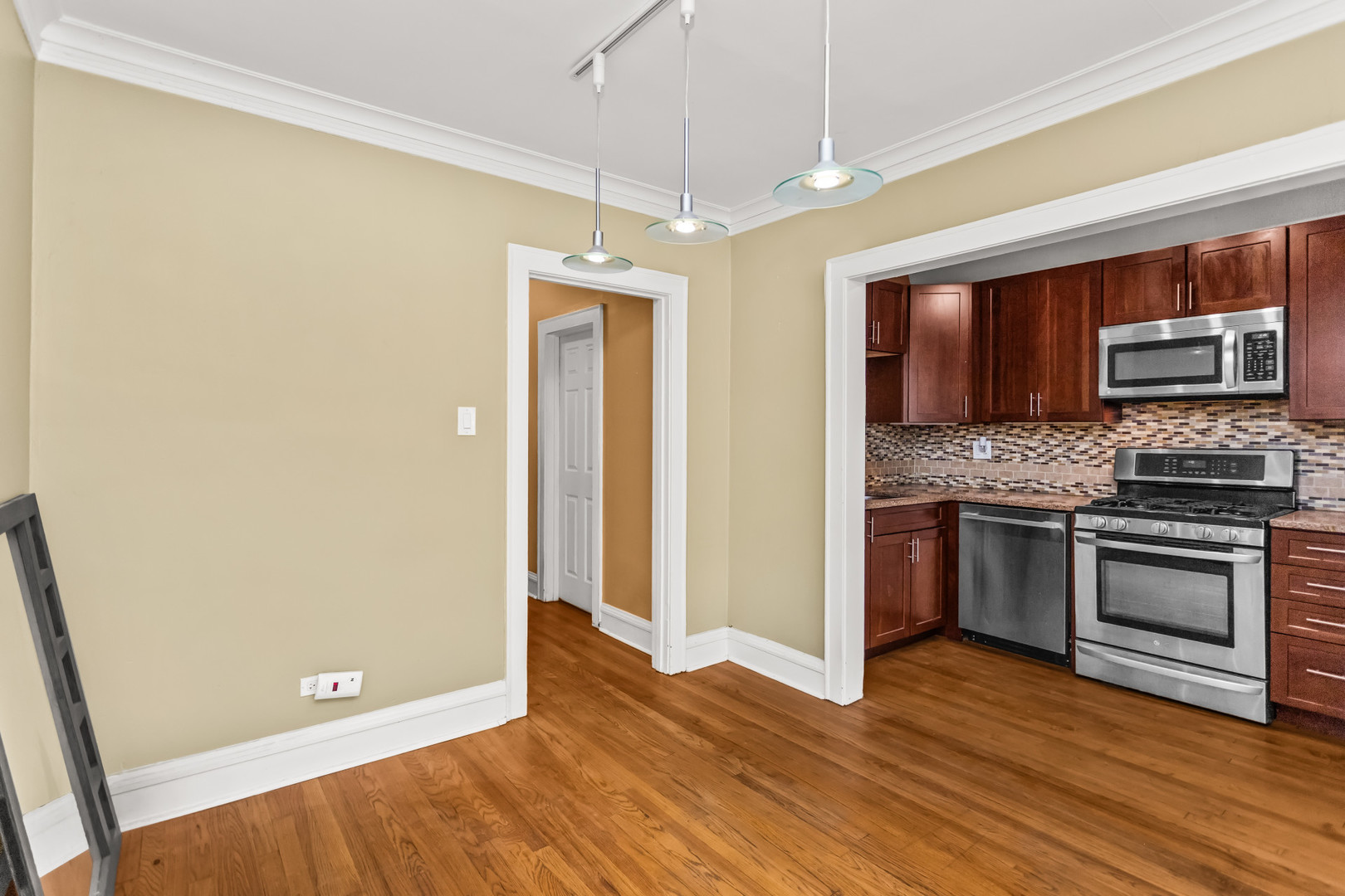 6024 N Rockwell Street Property Photo 19