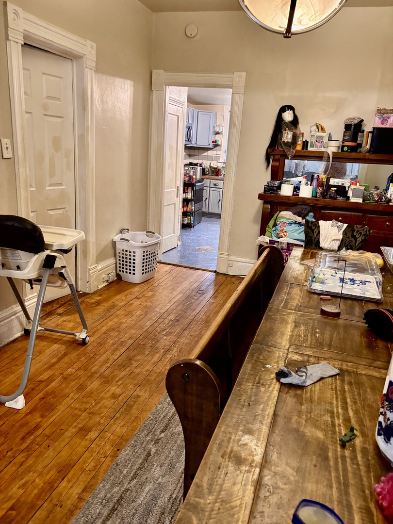 6333 S Carpenter Street Property Photo 6