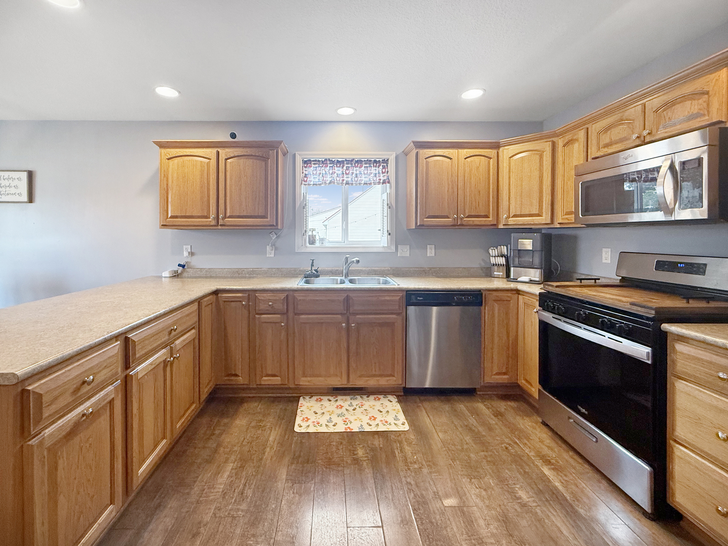 103 E Center Street Property Photo 9
