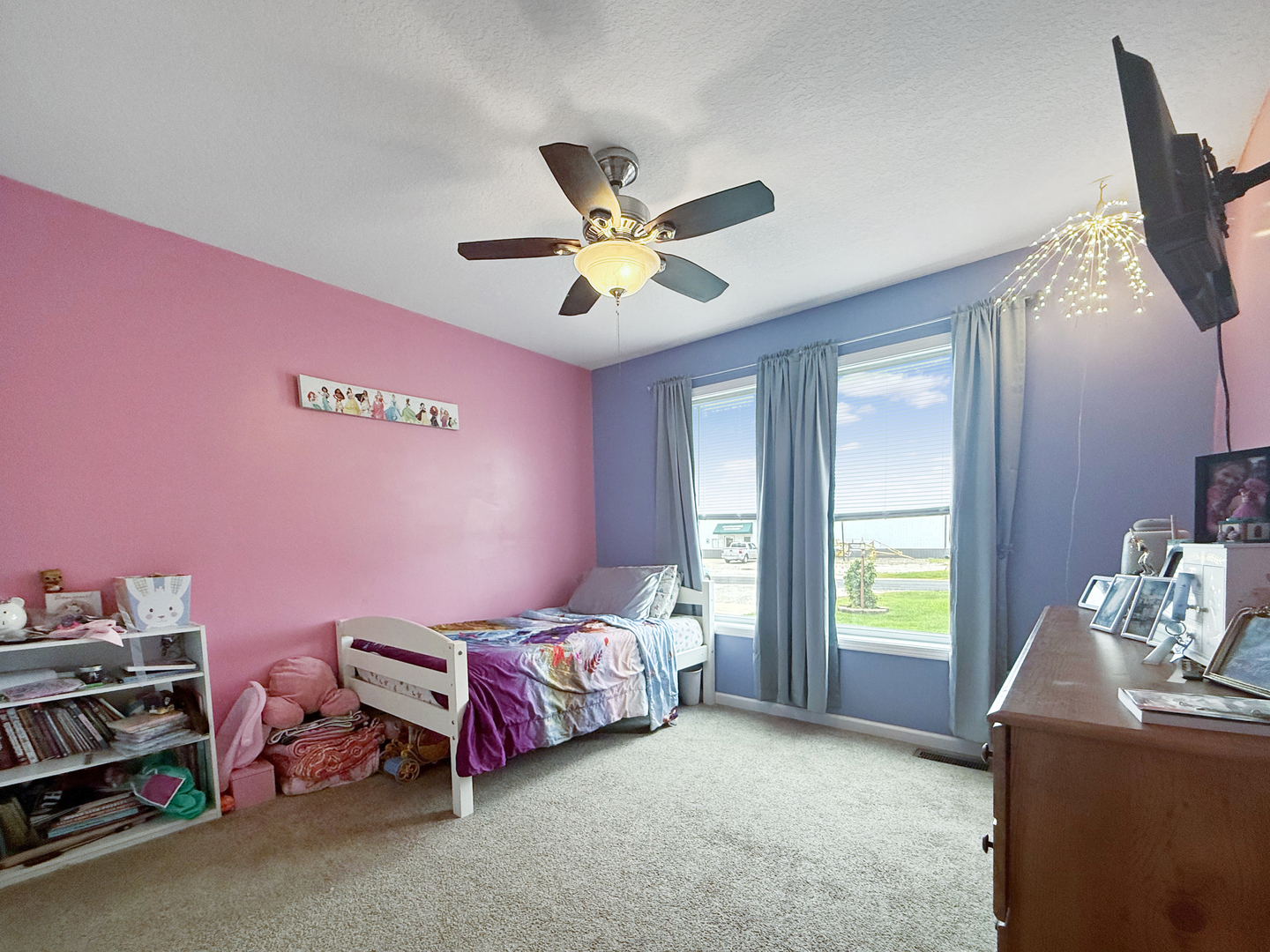 103 E Center Street Property Photo 16