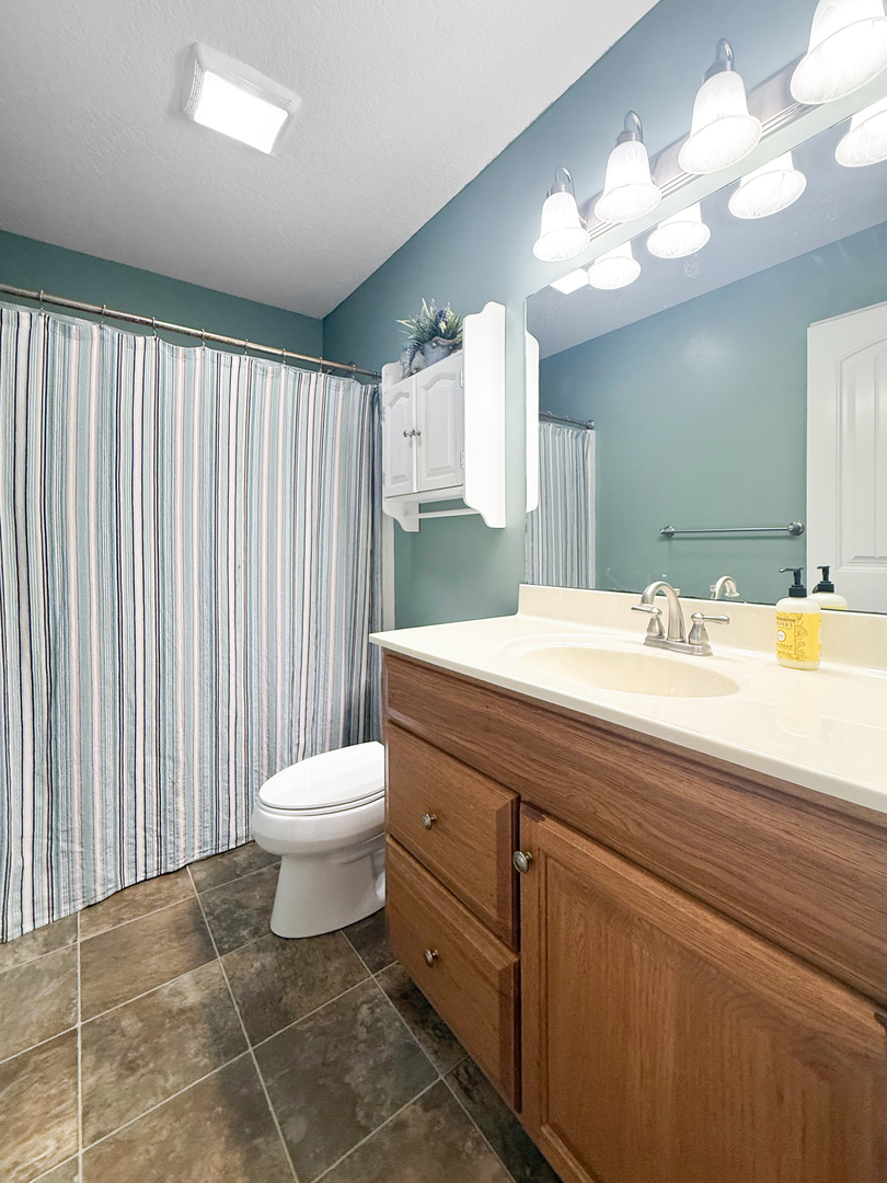 103 E Center Street Property Photo 17