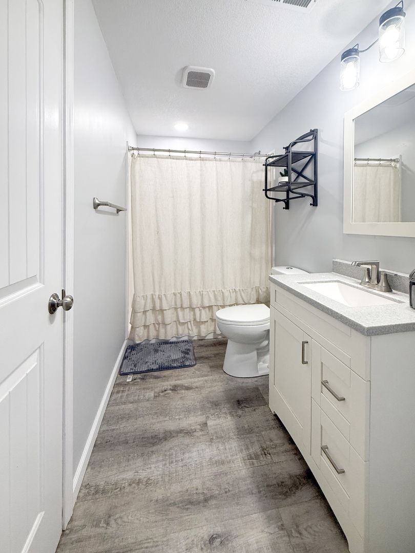 103 E Center Street Property Photo 20